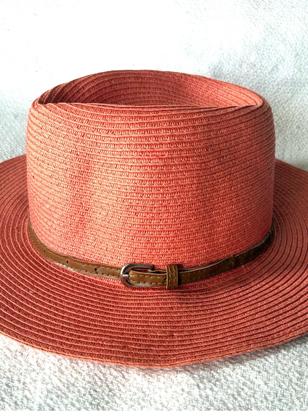 Wallaroo Hat Company Naples Coral Wide Brim Sun Hat Brown Belt Band 22.5”
